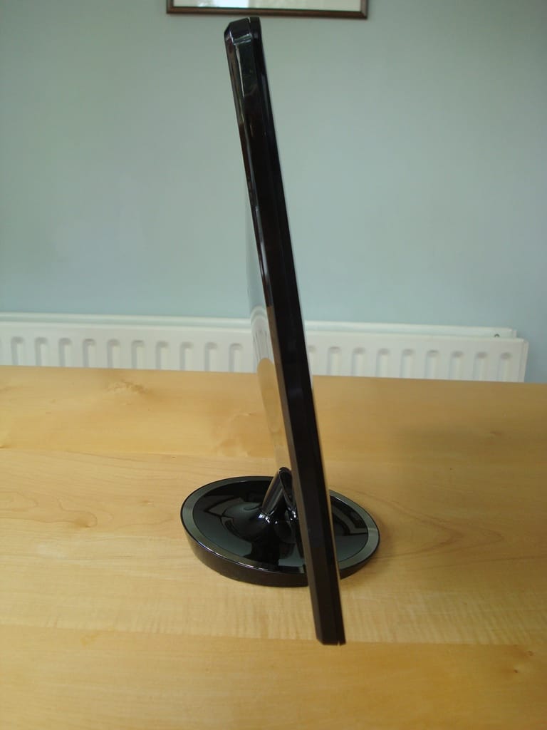 V920 side view (it looks even thinner in real life)